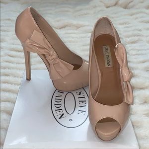 Steve Madden Patent Nude Bow Heels sz 8